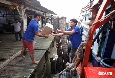 Nhiều tàu cá vào vùng biển Thái Lan, Malaysia xin tránh bão - Ảnh 8. Nhiều tàu cá vào vùng biển Thái Lan, Malaysia xin tránh bão - Ảnh 8.