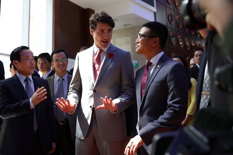 Nửa ngày của Thủ tướng Canada Trudeau tại TP.HCM - Ảnh 2. Nửa ngày của Thủ tướng Canada Trudeau tại TP.HCM - Ảnh 2.