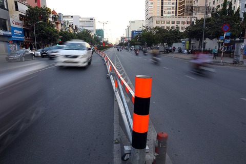 Thí điểm phân luồng đường Cộng Hòa: thất thủ toàn tập - Ảnh 8. Thí điểm phân luồng đường Cộng Hòa: thất thủ toàn tập - Ảnh 8.