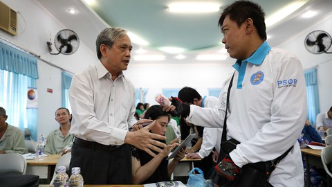Không nên kỳ thị người bị vảy nến - Ảnh 3. Không nên kỳ thị người bị vảy nến - Ảnh 3.