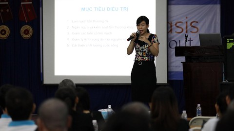 Không nên kỳ thị người bị vảy nến - Ảnh 4. Không nên kỳ thị người bị vảy nến - Ảnh 4.