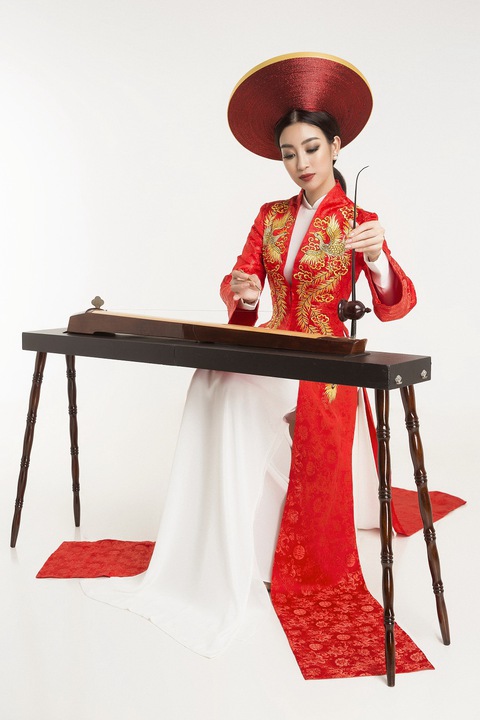 Đỗ Mỹ Linh chọn đàn bầu thi tài năng Hoa hậu thế giới 2017 - Ảnh 3. Đỗ Mỹ Linh chọn đàn bầu thi tài năng Hoa hậu thế giới 2017 - Ảnh 3.