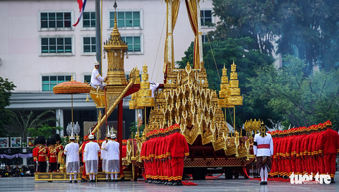 Những hình ảnh ấn tượng trong lễ hỏa táng vua Thái Lan - Ảnh 24. Những hình ảnh ấn tượng trong lễ hỏa táng vua Thái Lan - Ảnh 24.