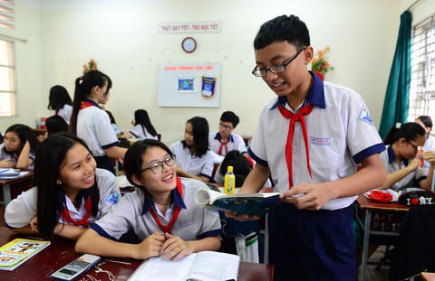 Đề xuất miễn học phí đến lớp 9, nhà giáo hưởng lương cao nhất - Ảnh 1. Đề xuất miễn học phí đến lớp 9, nhà giáo hưởng lương cao nhất - Ảnh 1.