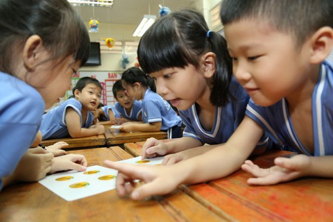 Làm gì giúp con bớt sợ học, sợ thi? - Ảnh 1. Làm gì giúp con bớt sợ học, sợ thi? - Ảnh 1.