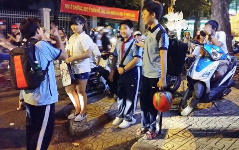 Dạy thêm, công tâm sẽ chẳng ai nói! - Ảnh 1. Dạy thêm, công tâm sẽ chẳng ai nói! - Ảnh 1.