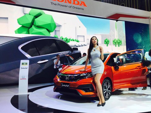 Đua giảm giá, thị trường xe hơi tá lả cận Tết - Ảnh 2. Đua giảm giá, thị trường xe hơi tá lả cận Tết - Ảnh 2.