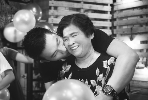 Nghe Happy birthday to Mr. Noel của Nguyễn Hồng Ân - Ảnh 3. Nghe Happy birthday to Mr. Noel của Nguyễn Hồng Ân - Ảnh 3.