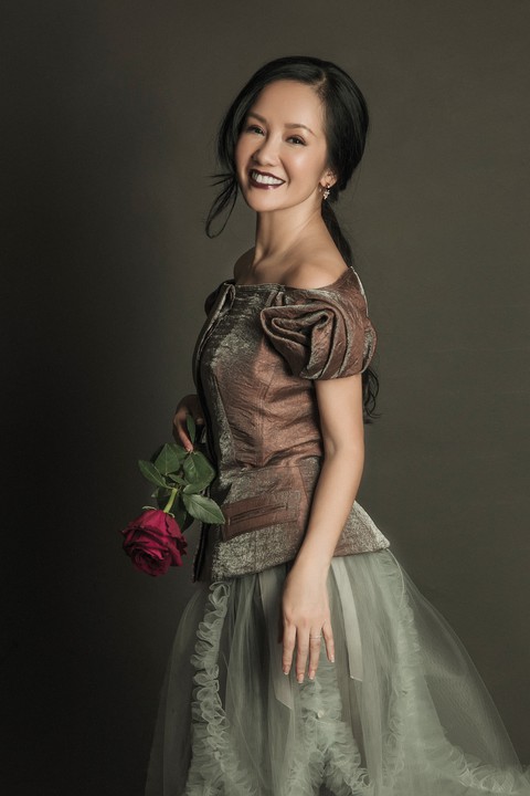 Hồng Nhung: diva chẳng cần hát nhạc diva - Ảnh 13. Hồng Nhung: diva chẳng cần hát nhạc diva - Ảnh 13.
