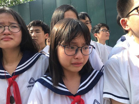 Nghẹn ngào đưa tiễn PGS-TS Văn Như Cương về cõi vĩnh hằng - Ảnh 12. Nghẹn ngào đưa tiễn PGS-TS Văn Như Cương về cõi vĩnh hằng - Ảnh 12.