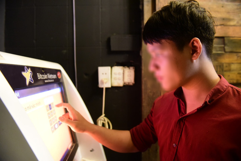 Cẩn trọng với Bitcoin và tiền ảo từ ngày 1-1-2018 - Ảnh 1. Cẩn trọng với Bitcoin và tiền ảo từ ngày 1-1-2018 - Ảnh 1.