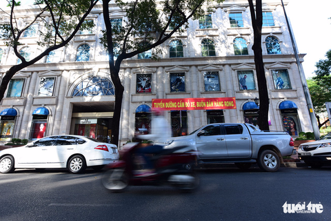 Du lịch gặp khó vì chỗ giữ, đậu xe - Ảnh 3. Du lịch gặp khó vì chỗ giữ, đậu xe - Ảnh 3.