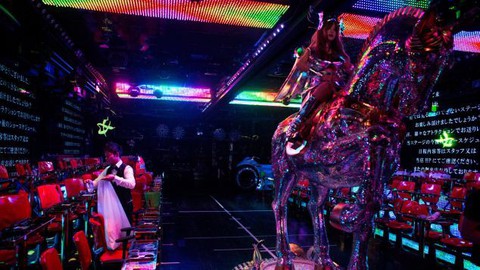 Nhà hàng robot nóng bỏng ở Tokyo - Ảnh 6. Nhà hàng robot nóng bỏng ở Tokyo - Ảnh 6.