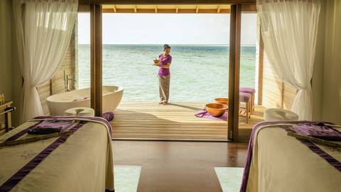 Ăn ngon tại nhà hàng dưới nước lớn nhất thế giới - Ảnh 11. Ăn ngon tại nhà hàng dưới nước lớn nhất thế giới - Ảnh 11.