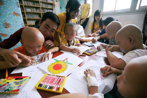 Mời bạn đọc tham gia Ngày hội hoa hướng dương - Ảnh 1. Mời bạn đọc tham gia Ngày hội hoa hướng dương - Ảnh 1.