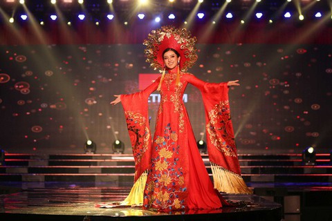 Hoa hậu 2017 - một năm rối bời của nhan sắc Việt - Ảnh 8. Hoa hậu 2017 - một năm rối bời của nhan sắc Việt - Ảnh 8.