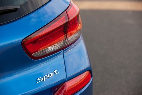 Elantra GT Sport 2018: chiếc xe lý tưởng dành cho cả gia đình - Ảnh 10. Elantra GT Sport 2018: chiếc xe lý tưởng dành cho cả gia đình - Ảnh 10.