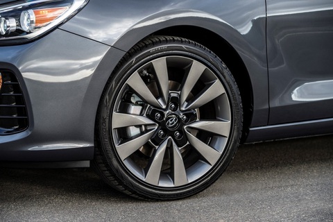Elantra GT Sport 2018: chiếc xe lý tưởng dành cho cả gia đình - Ảnh 11. Elantra GT Sport 2018: chiếc xe lý tưởng dành cho cả gia đình - Ảnh 11.