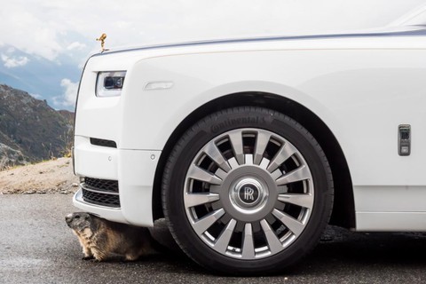 Ngắm siêu phẩm Rolls-Royce Phantom 2017: đẹp không tì vết - Ảnh 4. Ngắm siêu phẩm Rolls-Royce Phantom 2017: đẹp không tì vết - Ảnh 4.