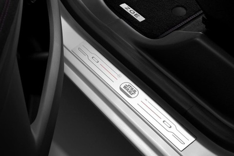 Ăn theo Star Wars, Renault sản xuất xe ZOE phiên bản đặc biệt - Ảnh 6. Ăn theo Star Wars, Renault sản xuất xe ZOE phiên bản đặc biệt - Ảnh 6.
