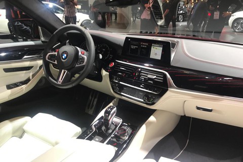 BMW lộ diện dòng M5 giá 3,5 tỉ - Ảnh 3. BMW lộ diện dòng M5 giá 3,5 tỉ - Ảnh 3.