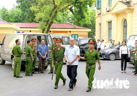 Phạm Công Danh: Tôi mua Đại Tín đắt hơn giá trị thực 1.000 lần - Ảnh 1. Phạm Công Danh: Tôi mua Đại Tín đắt hơn giá trị thực 1.000 lần - Ảnh 1.