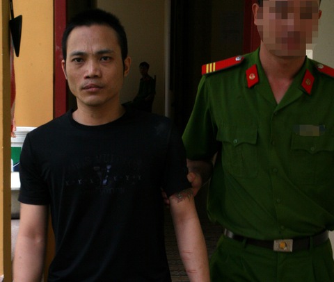 Công an bắt tử tù vượt ngục Thọ sứt giữa chợ - Ảnh 1. Công an bắt tử tù vượt ngục Thọ sứt giữa chợ - Ảnh 1.