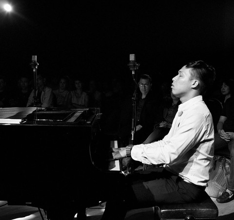 9x kiếm hàng ngàn đô la mỗi tháng từ nhạc jazz - Ảnh 1. 9x kiếm hàng ngàn đô la mỗi tháng từ nhạc jazz - Ảnh 1.