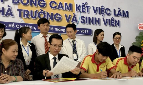 Sinh viên thất nghiệp, gọi ngay cho hiệu trưởng - Ảnh 1. Sinh viên thất nghiệp, gọi ngay cho hiệu trưởng - Ảnh 1.