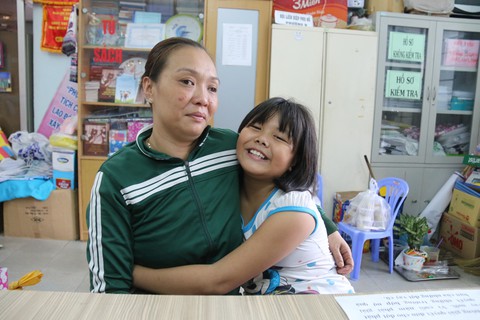 Thương mẹ, con học giỏi để lớn lên đi làm nuôi mẹ - Ảnh 1. Thương mẹ, con học giỏi để lớn lên đi làm nuôi mẹ - Ảnh 1.