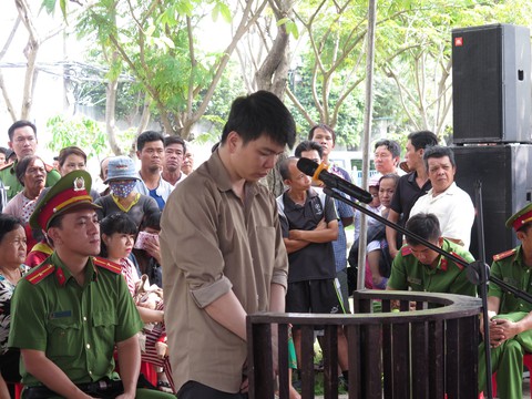 Ghen tuông đâm chết tình địch lãnh 22 năm tù - Ảnh 1. Ghen tuông đâm chết tình địch lãnh 22 năm tù - Ảnh 1.