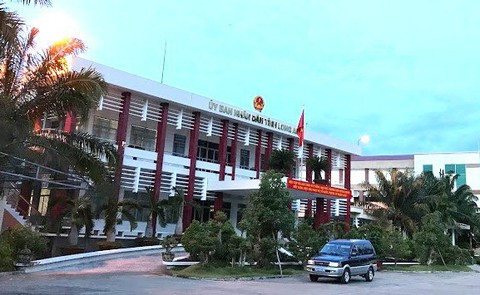 Long An bổ nhiệm 121 công chức lãnh đạo không đủ chuẩn - Ảnh 1. Long An bổ nhiệm 121 công chức lãnh đạo không đủ chuẩn - Ảnh 1.
