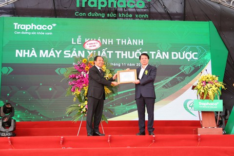 Nhà máy dược phẩm xanh: Giảm một nửa nhân lực, tăng năng suất gấp ba - Ảnh 1. Nhà máy dược phẩm xanh: Giảm một nửa nhân lực, tăng năng suất gấp ba - Ảnh 1.