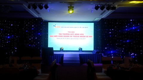 Rất ít người tới dự hội thảo Đạo đức kinh doanh bất động sản - Ảnh 1. Rất ít người tới dự hội thảo Đạo đức kinh doanh bất động sản - Ảnh 1.
