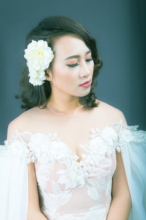 Ngài và cuộc thoát xác ngoạn mục của họa mi Khánh Linh - Ảnh 2. Ngài và cuộc thoát xác ngoạn mục của họa mi Khánh Linh - Ảnh 2.