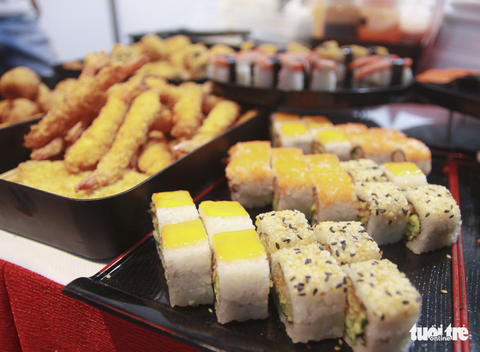 Lễ hội ẩm thực Food Fest ngày đầu hoành tráng nhưng chưa đặc sắc - Ảnh 1. Lễ hội ẩm thực Food Fest ngày đầu hoành tráng nhưng chưa đặc sắc - Ảnh 1.