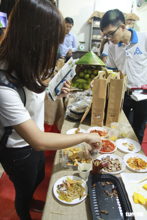 Lễ hội ẩm thực Food Fest ngày đầu hoành tráng nhưng chưa đặc sắc - Ảnh 4. Lễ hội ẩm thực Food Fest ngày đầu hoành tráng nhưng chưa đặc sắc - Ảnh 4.