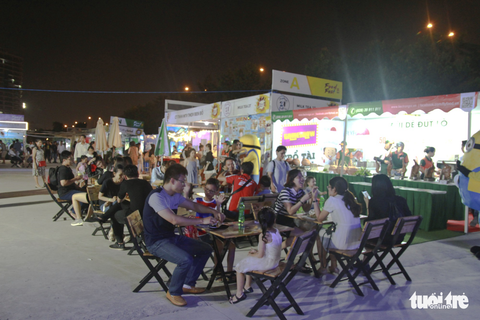 Lễ hội ẩm thực Food Fest ngày đầu hoành tráng nhưng chưa đặc sắc - Ảnh 6. Lễ hội ẩm thực Food Fest ngày đầu hoành tráng nhưng chưa đặc sắc - Ảnh 6.