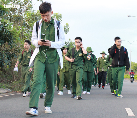 Sài Gòn se lạnh, bạn trẻ lười hơn, điệu đà hơn - Ảnh 2. Sài Gòn se lạnh, bạn trẻ lười hơn, điệu đà hơn - Ảnh 2.