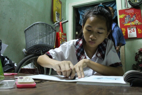 Học bổng đèn đom đóm: Em thích làm họa sĩ - Ảnh 2. Học bổng đèn đom đóm: Em thích làm họa sĩ - Ảnh 2.