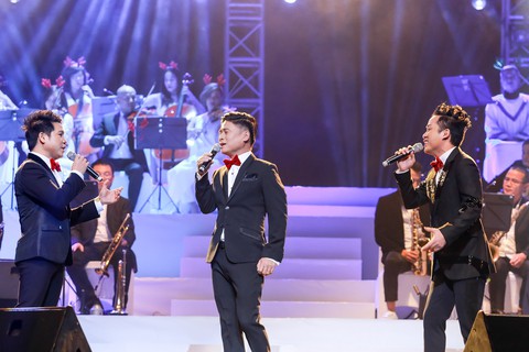 In the spotlight 16 và lời chúc đẹp cho đêm Giáng sinh - Ảnh 1. In the spotlight 16 và lời chúc đẹp cho đêm Giáng sinh - Ảnh 1.