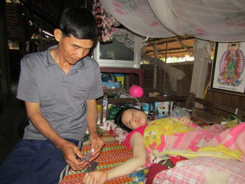 Nhịp cầu nhân ái: Nỗi tuyệt vọng của cô giáo trẻ - Ảnh 1. Nhịp cầu nhân ái: Nỗi tuyệt vọng của cô giáo trẻ - Ảnh 1.