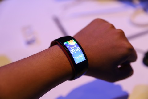 Gear Fit2 Pro: thiết bị đeo hỗ trợ thể thao chuẩn chuyên nghiệp - Ảnh 5. Gear Fit2 Pro: thiết bị đeo hỗ trợ thể thao chuẩn chuyên nghiệp - Ảnh 5.