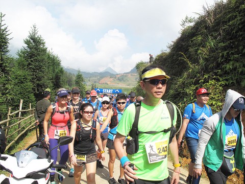 Người Việt đầu tiên vô địch cuộc thi marathon 100km ở Sa Pa - Ảnh 3. Người Việt đầu tiên vô địch cuộc thi marathon 100km ở Sa Pa - Ảnh 3.
