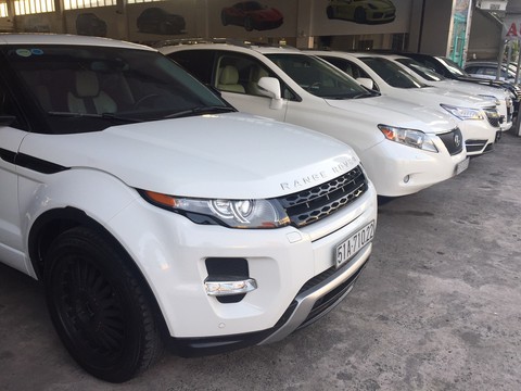 Đại lý xe hơi cũ điêu đứng, tính chuyện bỏ nghề - Ảnh 1. Đại lý xe hơi cũ điêu đứng, tính chuyện bỏ nghề - Ảnh 1.