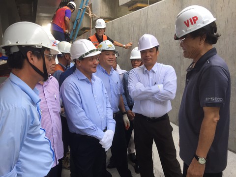 Huy động chuyên gia Hàn Quốc tìm nguyên nhân nứt dầm thép cầu Vàm Cống - Ảnh 2. Huy động chuyên gia Hàn Quốc tìm nguyên nhân nứt dầm thép cầu Vàm Cống - Ảnh 2.