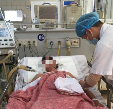 Hôn mê vì sưởi than củi chống rét - Ảnh 1. Hôn mê vì sưởi than củi chống rét - Ảnh 1.