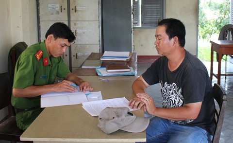Công an Long An không khởi tố vụ phóng viên bị đánh khi tác nghiệp - Ảnh 1. Công an Long An không khởi tố vụ phóng viên bị đánh khi tác nghiệp - Ảnh 1.