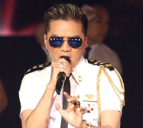 Đàm Vĩnh Hưng vào cuộc chiến giành ngôi vị tại MTV EMA 2017 - Ảnh 2. Đàm Vĩnh Hưng vào cuộc chiến giành ngôi vị tại MTV EMA 2017 - Ảnh 2.