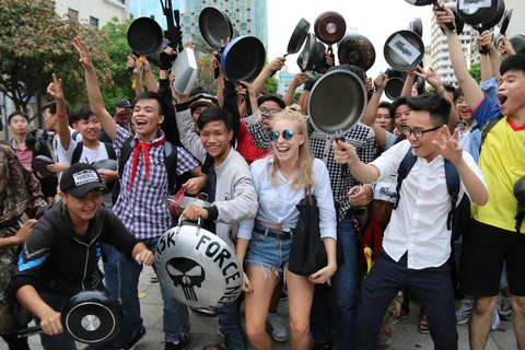 Giới trẻ chỉ muốn được chơi, đừng cứng nhắc với họ! - Ảnh 4. Giới trẻ chỉ muốn được chơi, đừng cứng nhắc với họ! - Ảnh 4.